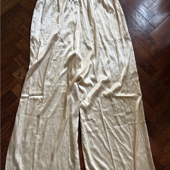 Daily Drills Silky Resort Pant Champagne - Picture 2 of 3